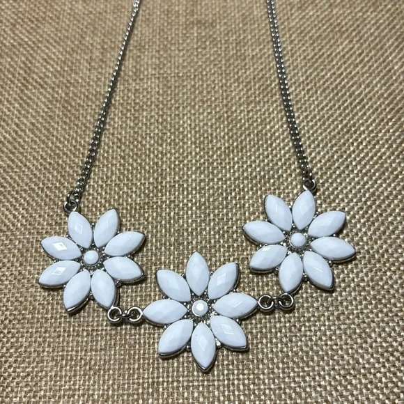 Necklace Combo Silver White Floral 22” and Delicate Floating Iridescent Bead 18” - Picture 13 of 14